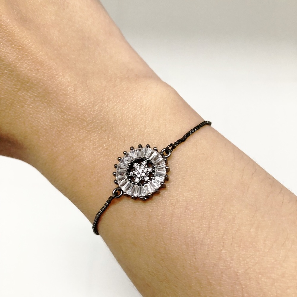 Black Bracelet With Zirconia - round / Star shape